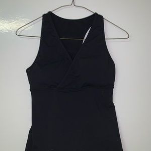 Size 8 lululemon tank top
